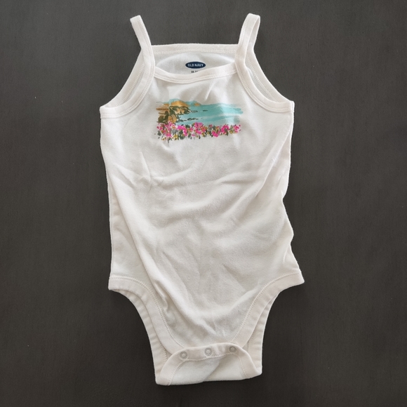 Bundle Old Navy Baby Girl 3 one piece and 2 shorts Size 12-18M - Picture 2 of 12